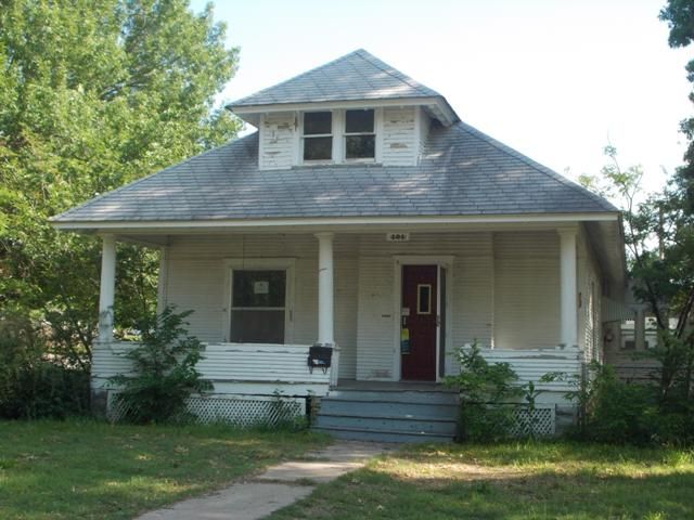 101 West 2nd Avenue, Caney, KS 67333