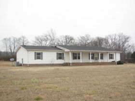 60 Childress Rd, Fayetteville, TN 37334