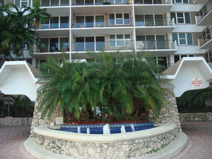 2030 S Ocean Dr # 411, Hallandale, FL 33009