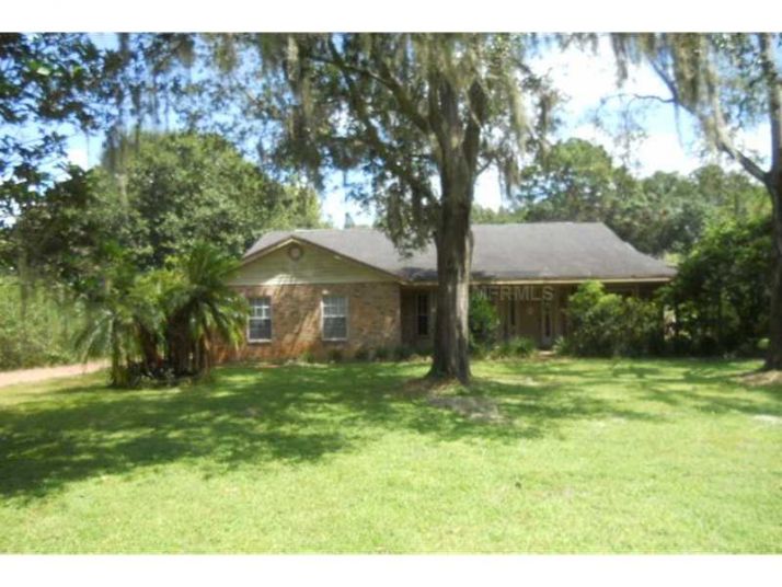 1204 Country Close Dr, Lutz, FL 33548