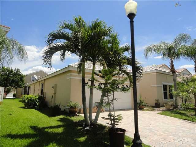 532 CARRINGTON LN, Fort Lauderdale, FL 33326