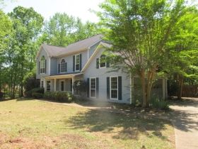 105 Colonial Court, Lagrange, GA 30240