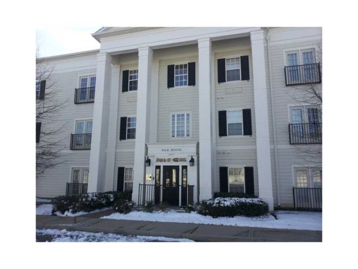 12863 Tradd St Apt 3a, Carmel, IN 46032