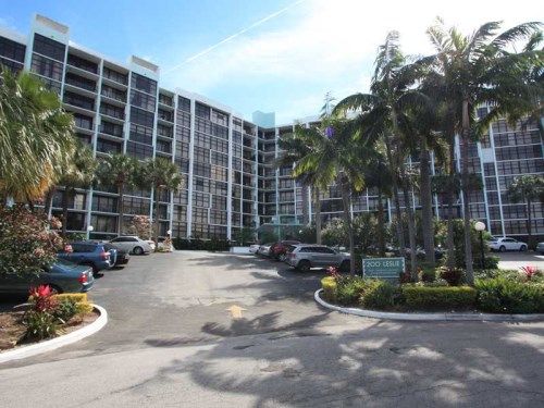 200 LESLIE DR # 325, Hallandale, FL 33009