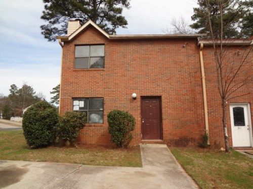 915 Holden Ln, Atlanta, GA 30349