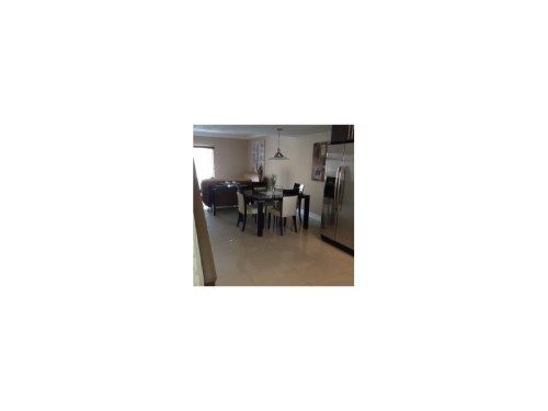 2710 W 76 ST # 204, Hialeah, FL 33016