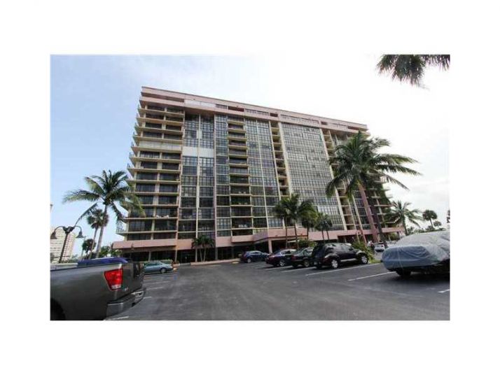 2049 S OCEAN DR # 1403E, Hallandale, FL 33009