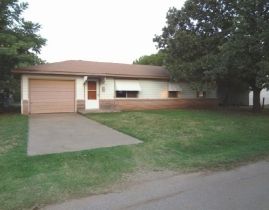 418 Elm St, Burkburnett, TX 76354