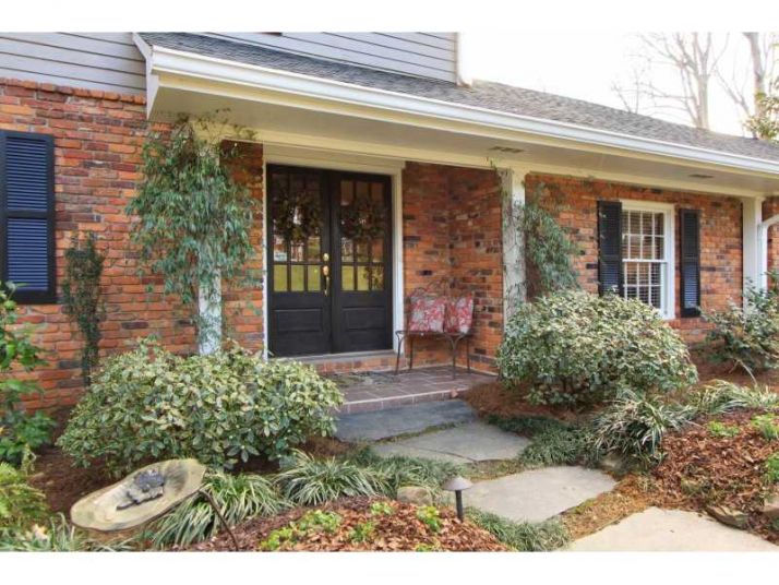 585 Glenforest Road, Atlanta, GA 30328