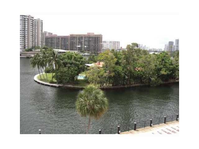 121 GOLDEN ISLES DR # 407, Hallandale, FL 33009