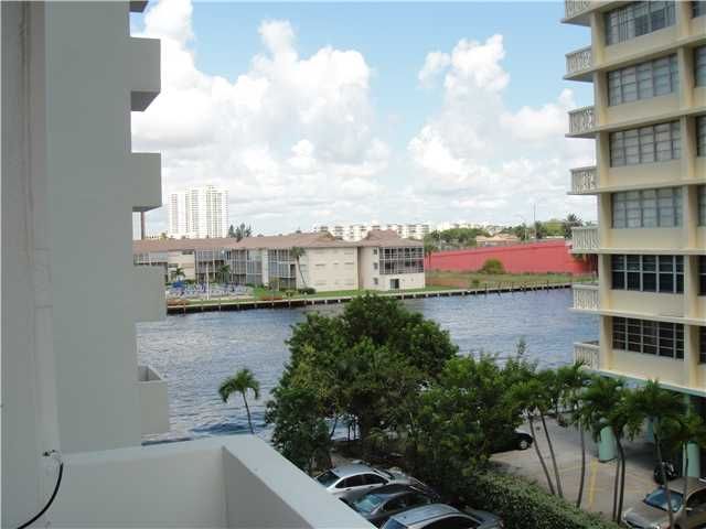 1833 S OCEAN DR # 407, Hallandale, FL 33009