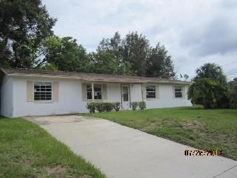 225 W 17th St, Apopka, FL 32703