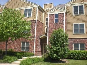 208 Glengarry Dr Apt 4201, Bloomingdale, IL 60108