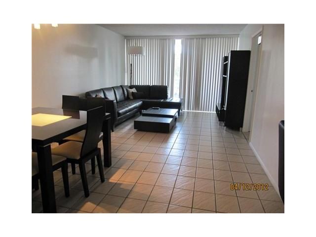 3675 N COUNTRY CLUB DR # 104, Miami, FL 33180