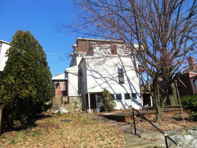 34 W Wyomissing Ave, Mohnton, PA 19540