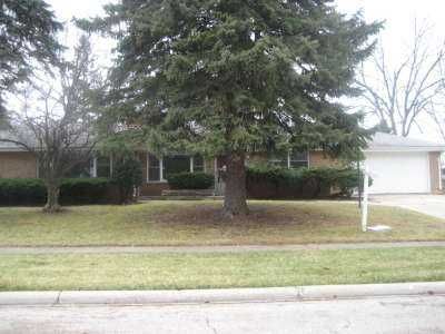 710 712 Cedar Ave, Waukegan, IL 60085