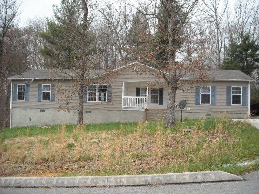 301 Edgewood Blvd, Oneida, TN 37841