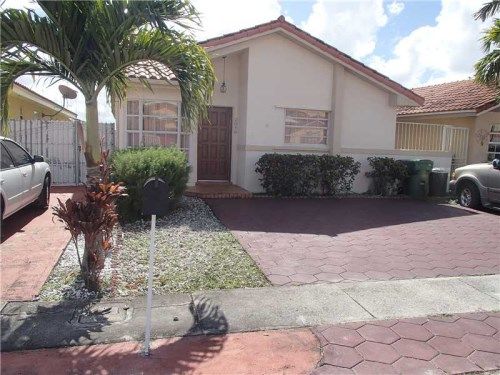 2688 W 74 TE, Hialeah, FL 33016