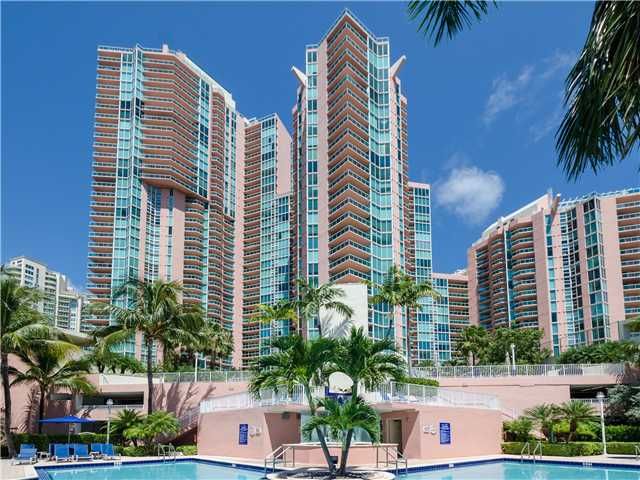 3370 HIDDEN BAY DR # 814, Miami, FL 33180