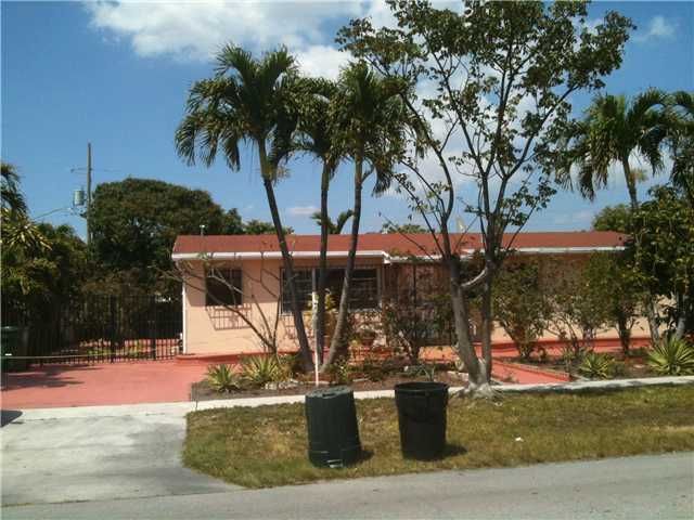 439 W 40 PL, Hialeah, FL 33012