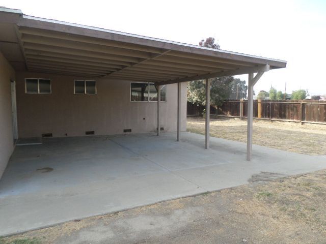 14062 Walnut Street, Armona, CA 93202