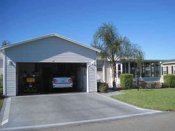 922 Nelson Dr., Lady Lake, FL 32159