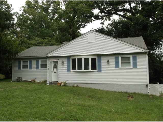 3 Rocky Ln, New Windsor, NY 12553