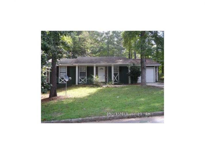 1628 Creekford Way, Stone Mountain, GA 30088