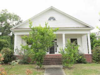 318 1st St SW, Cairo, GA 39828