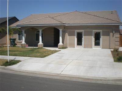 805 Maple St, Lindsay, CA 93247