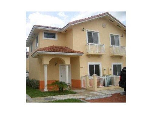 17827 NW 74 PA, Hialeah, FL 33015