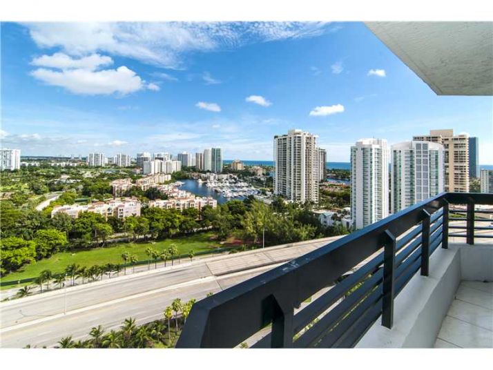 3500 MYSTIC POINTE DR # 2304, Miami, FL 33180