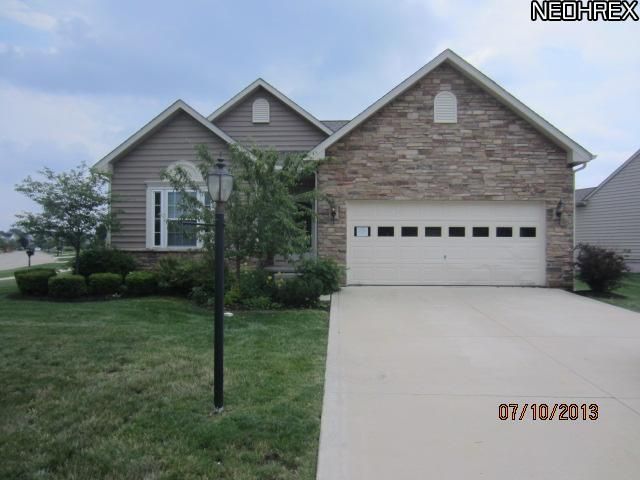 120 Cobblestone Ct, Berea, OH 44017