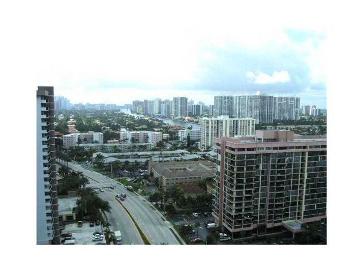 1980 S OCEAN DR # 21Q, Hallandale, FL 33009