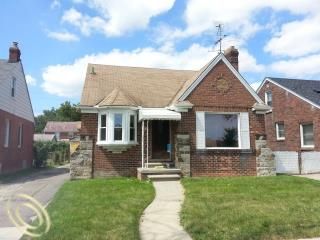 5075 Cadieux Rd, Detroit, MI 48224