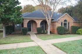 1929 Oak Bend Ln, Garland, TX 75040