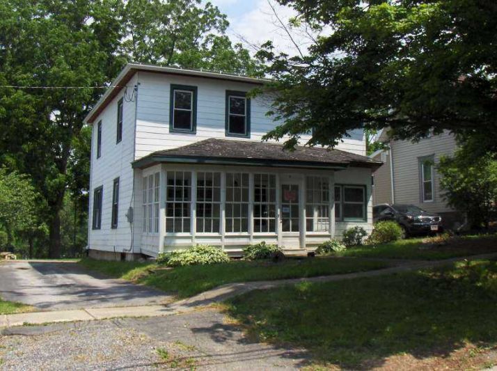 6 Michigan St, Bloomfield, NY 14469