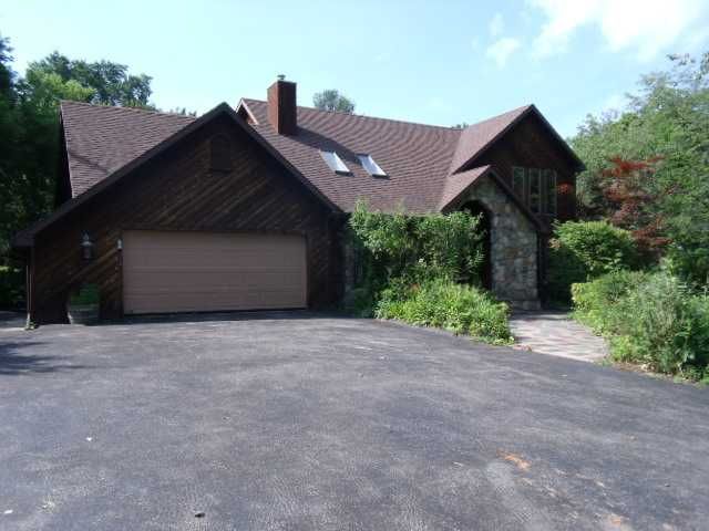 11 Crescence Dr, Geneva, NY 14456