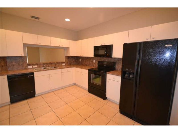 8266 SW 29TH ST # 101, Hollywood, FL 33025