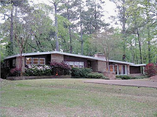 4009 Pinewood Drive, Jackson, MS 39211