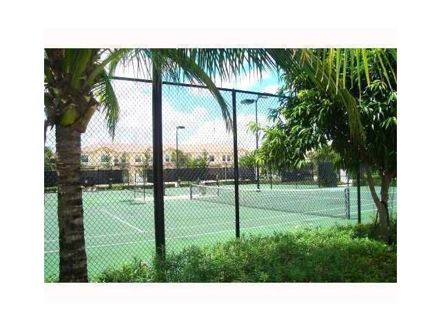 2605 SW 83RD TE # 102, Hollywood, FL 33025