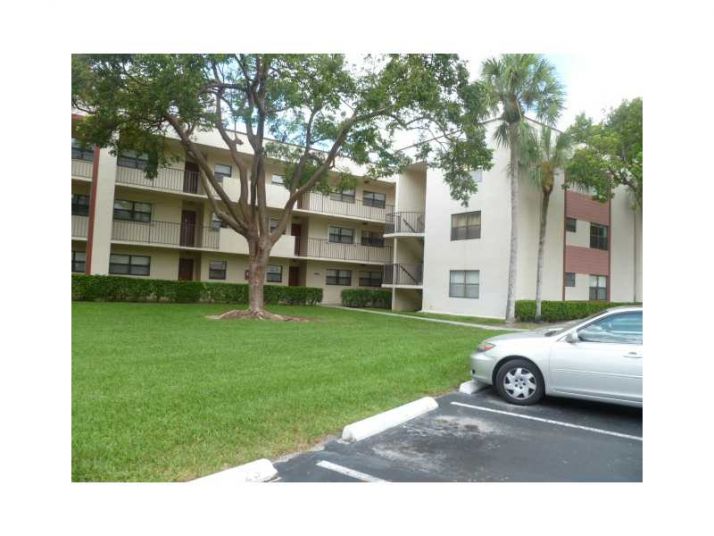 3396 FOXCROFT RD # 316, Hollywood, FL 33025