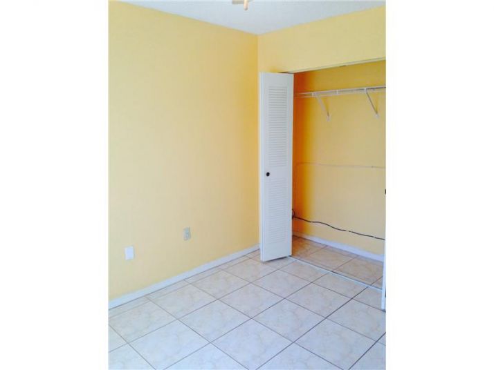 9136 NW 121 ST # 220, Hialeah, FL 33018