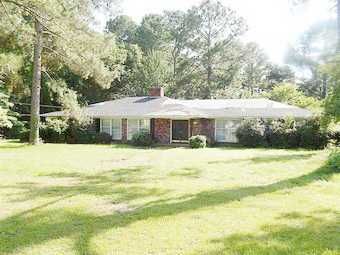 114 Saint Charles Rd, Bishopville, SC 29010