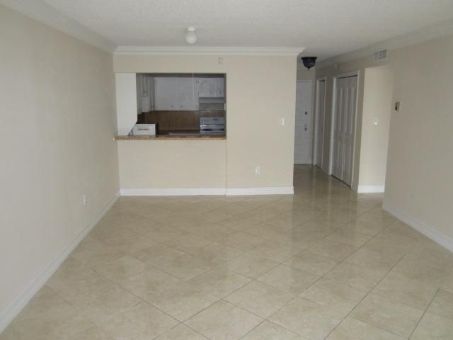 7000 NW 186 ST # 4-218, Hialeah, FL 33015