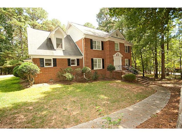 4400 Inns Brook Drive, Snellville, GA 30039