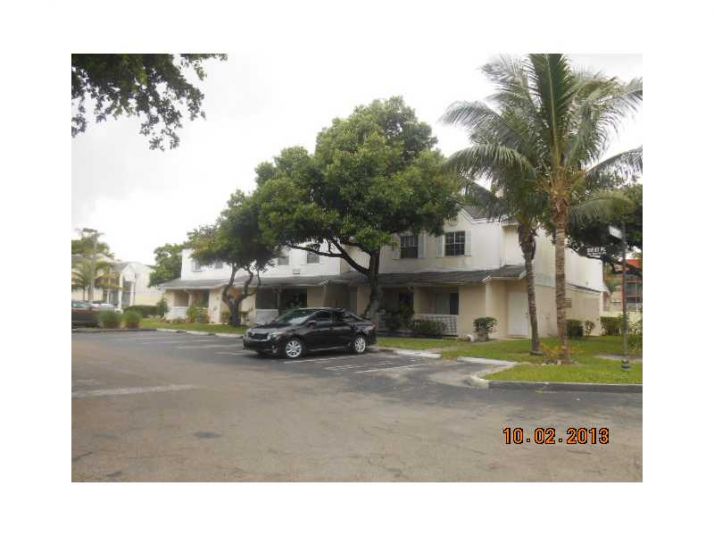 17440 NW 67 PL # I-5, Hialeah, FL 33015