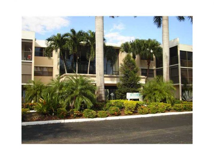 16251 GOLF CLUB RD # 213, Fort Lauderdale, FL 33326