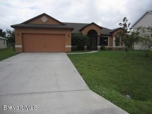 565 Delmonico St Ne, Palm Bay, FL 32907