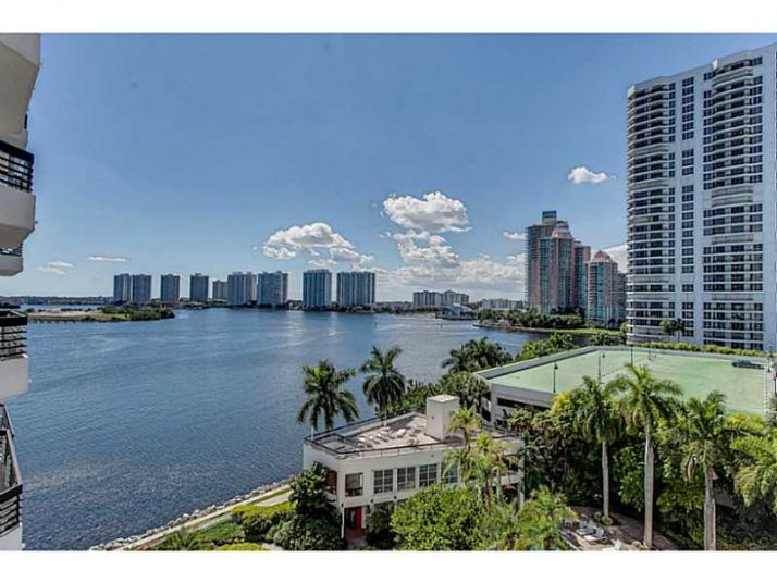 3600 MYSTIC POINTE DR # 803, Miami, FL 33180